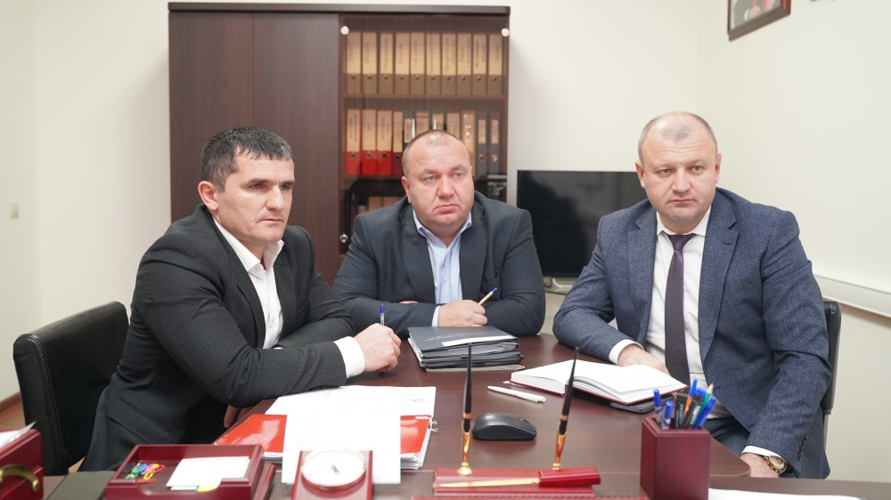 Администрация Хасавюртовского района приняла участие в работе совещания  в режиме видеоконференцсвязи Министерства образования и науки РД