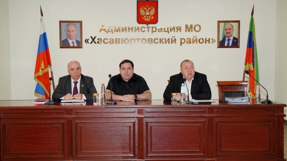 Глава Хасавюртовского района провел очередное  совещание по вопросам хода частичной мобилизации