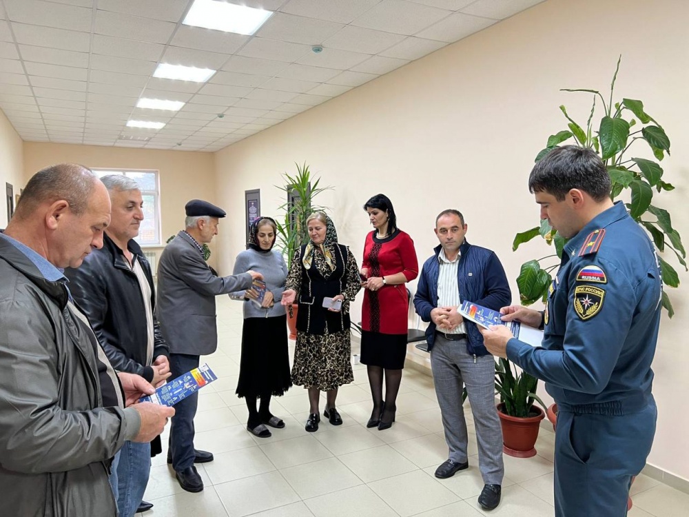 В поселениях Хасавюртовского района сотрудниками ОНД и ПР №10 проводятся профилактические мероприятия по пожарной безопасности