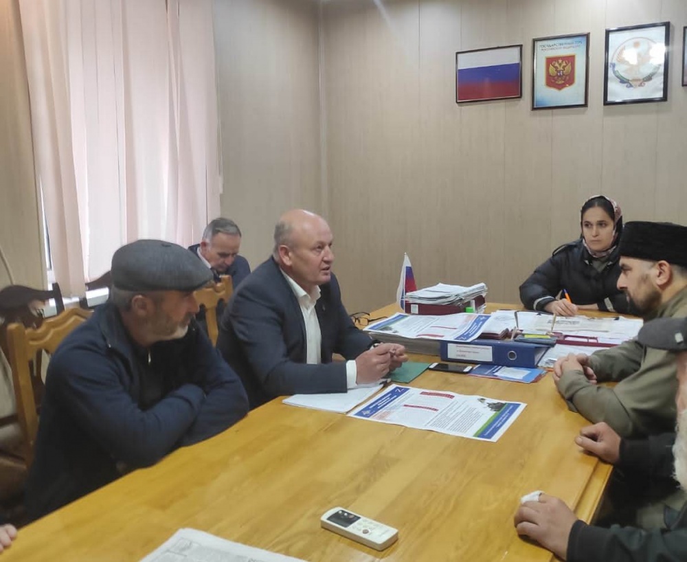 Власти Хасавюртовского района продолжают  выездные встречи в поселениях района по вопросам проведения хода частичной мобилизации