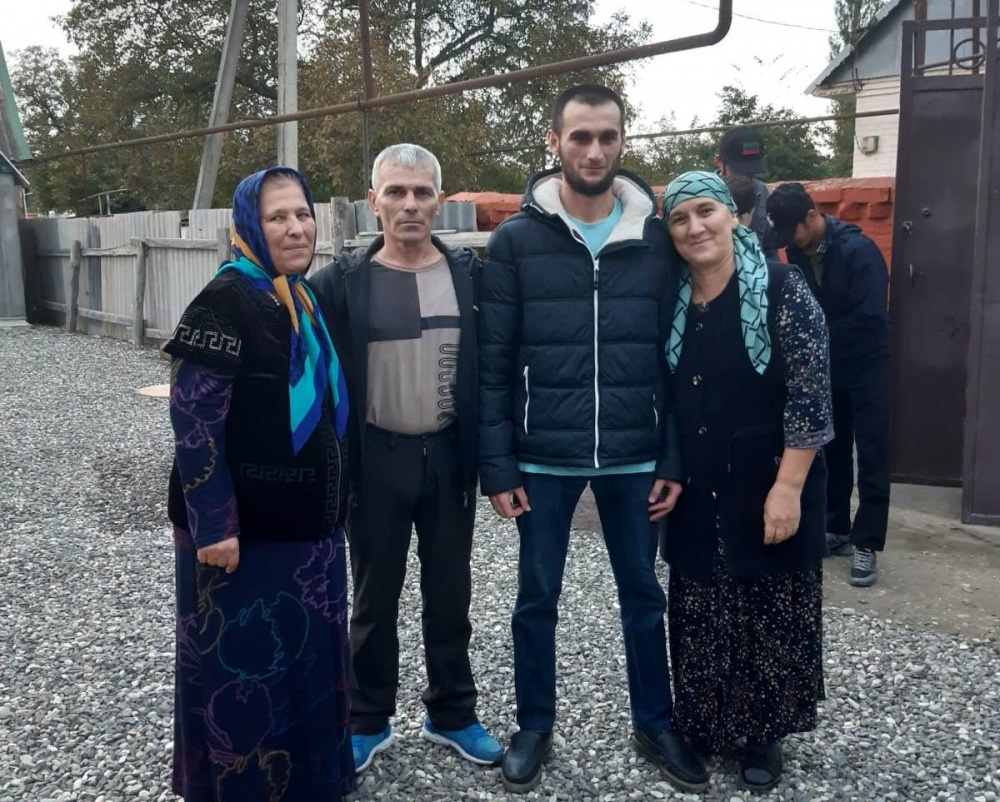 В селении Хамавюрт посетили прибывшего в отпуск участника СВО