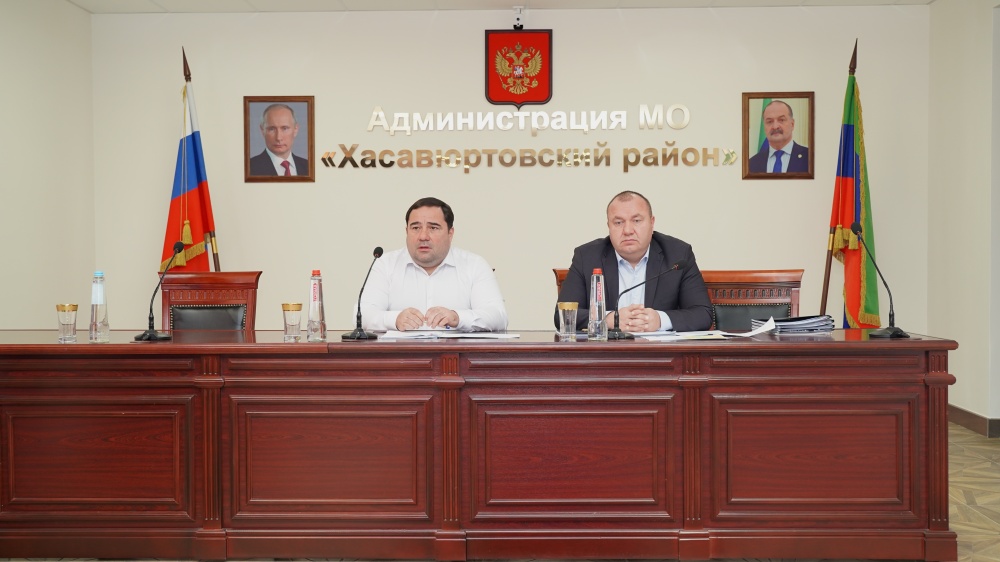 Глава Хасавюртовского района провел расширенное  заседание призывной комиссии МР  по организации осеннего призыва граждан на военную службу