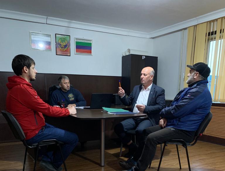 Власти Хасавюртовского района продолжают  выездные встречи в поселениях района по вопросам проведения хода частичной мобилизации и осеннего призыва
