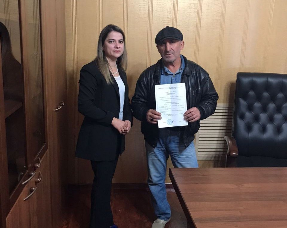 В ГКУ РД УСЗН в МО «Хасавюртовский район» прошло вручение жилищного сертификата участнику афганских событий