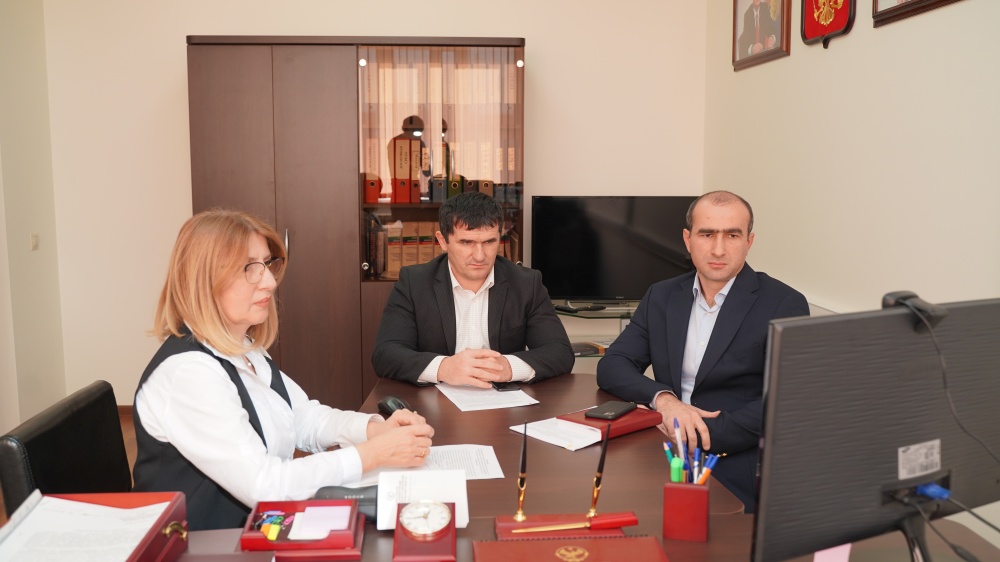 Администрация Хасавюртовского района приняла участие в работе совещания  в режиме видеоконференцсвязи Министерства цифрового развития РД