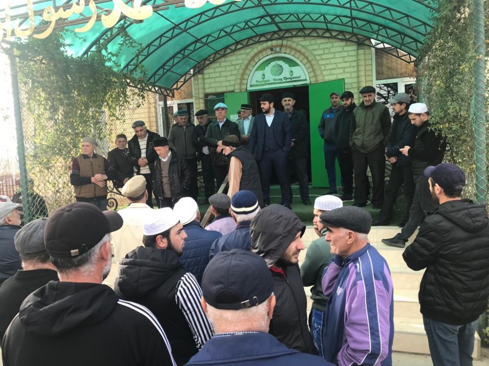 Власти Хасавюртовского района продолжают выездные встречи в поселениях района по вопросам осеннего призыва