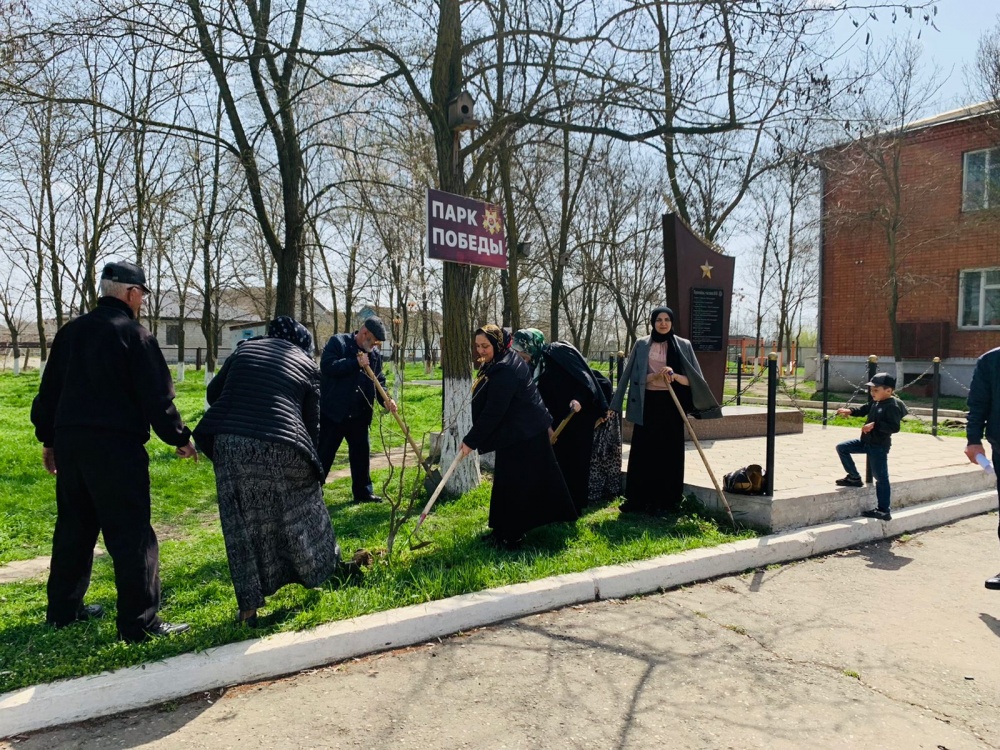 В  Хасавюртовском районе прошел субботник по благоустройству и санитарной очистке территории муниципалитета