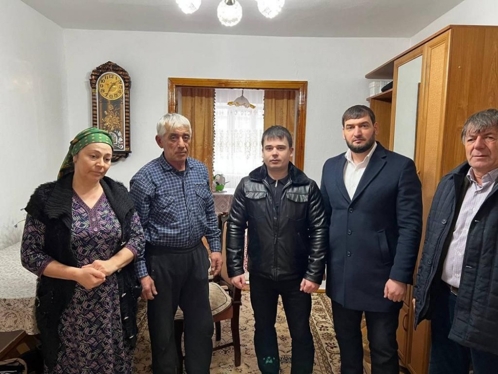 В рамках Международного дня инвалида руководство  ГКУ РД УСЗН в МО «Хасавюртовский район» посетило семьи мобилизованных