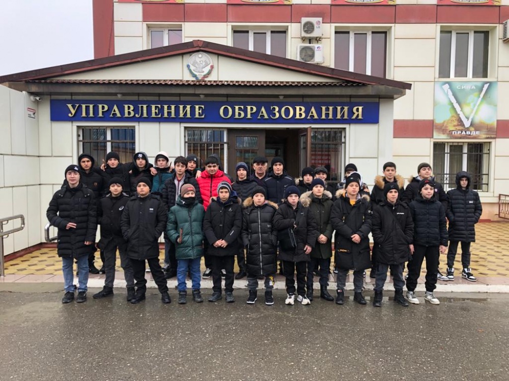 Более 45 учащихся Хасавюртовского района выехала в образовательную смену  «Новогодняя сказка в Солнечном береге»