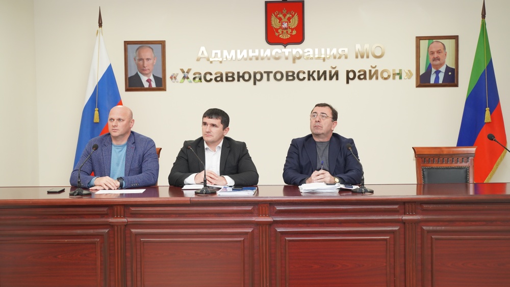 Администрация Хасавюртовского района приняла участие в работе  совещания  в режиме видеоконференцсвязи Министерства строительства архитектуры и ЖКХ