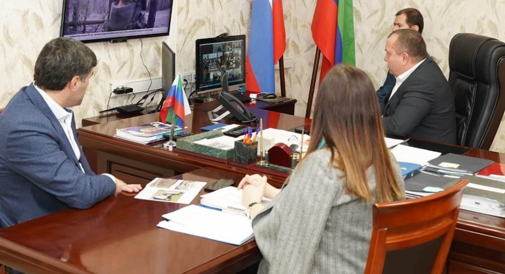 Администрация Хасавюртовского района приняла участие в работе Правительственного совещания в режиме видеоконференцсвязи под руководством Руслана Алиева