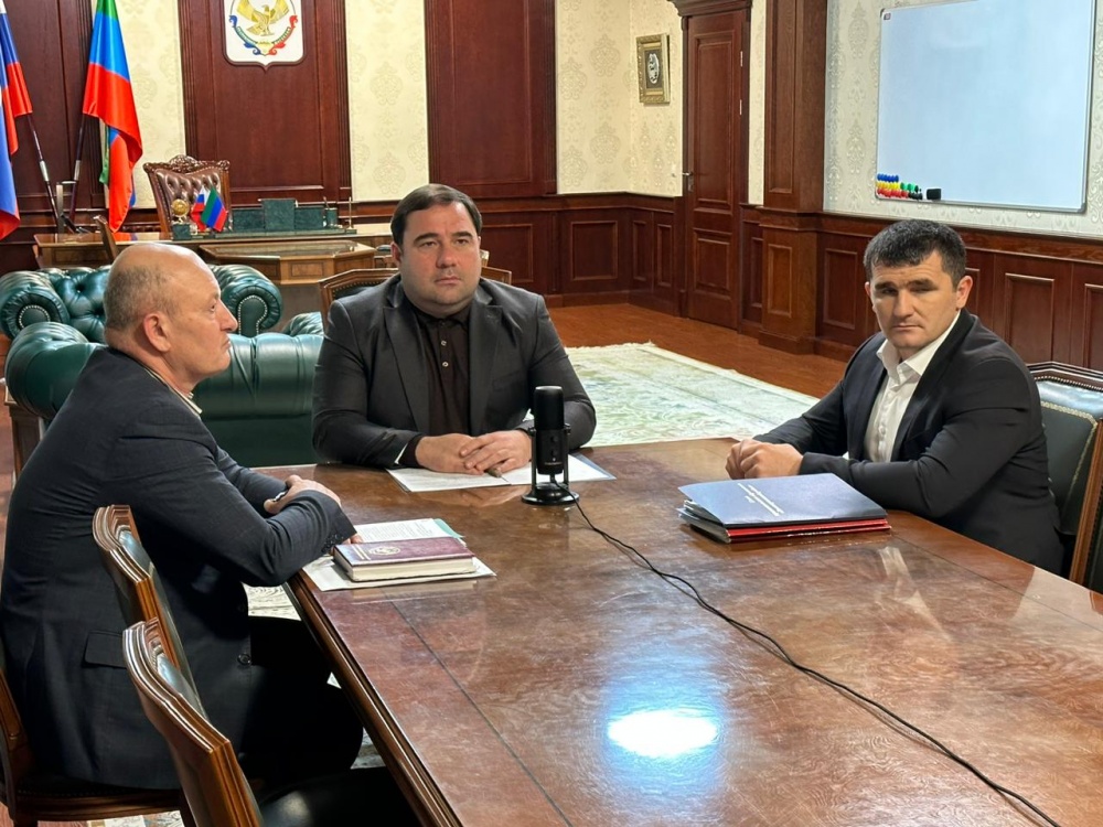Глава Хасавюртовского района принял участие в работе заседания Республиканской Антинаркотической Комиссии в режиме видеоконференцсвязи под руководством Сергея Меликова