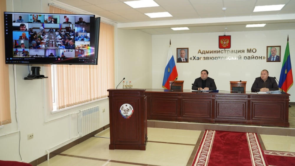 Глава  Хасавюртовского района принял участие в работе  заседания Оперативного штаба РД в режиме видеоконференцсвязи под руководством Руслана Алиева