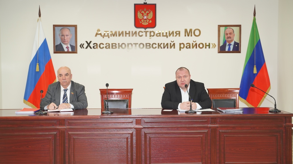 В администрации Хасавюртовского района прошло очередное совещание по актуальным вопросам деятельности муниципалитета и хода призывной кампании
