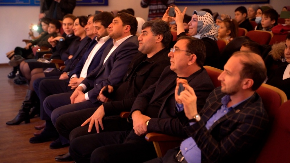 ГБУ РД КЦСОН совместно с управлением культуры Хасавюртовского района  провели новогоднее мероприятие в рамках проводимой Всероссийской акции «Новый год в каждый дом»