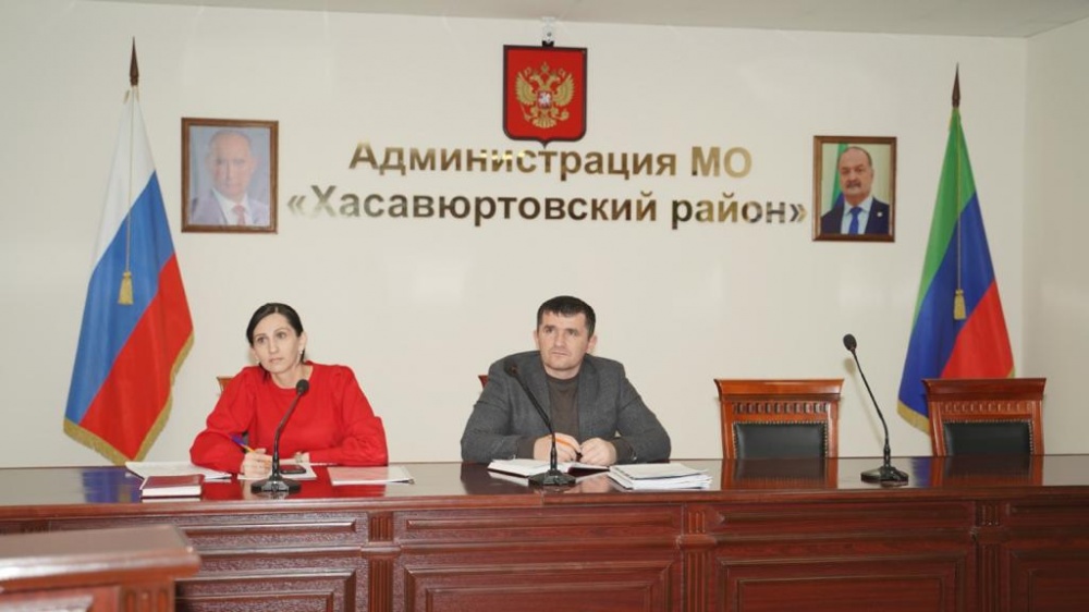 Администрация Хасавюртовского района приняла участие в работе совещания  в режиме видеоконференцсвязи Управления Главы РД по вопросам государственной службы, кадрам и госнаградам