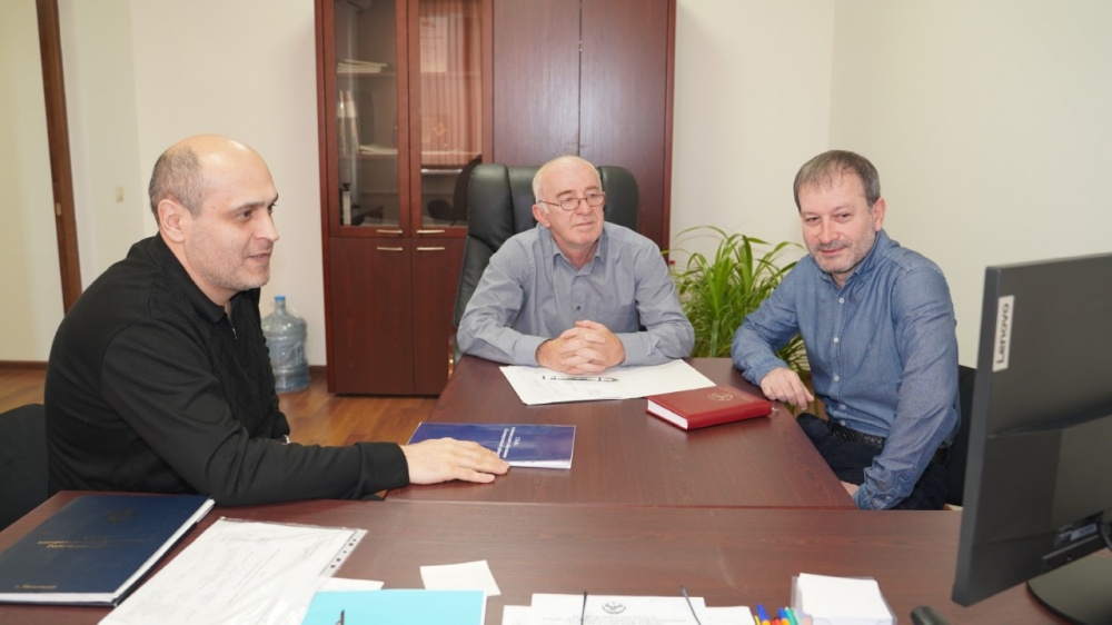 Администрация Хасавюртовского района приняла участие в работе семинара в режиме ВКС Союза муниципальных контрольно-счетных органов