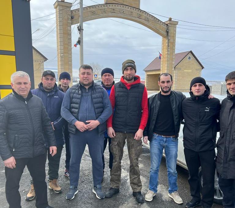 Добровольцы селения Эндирей Хасавюртовского района  отправились для выполнения боевых задач в зону СВО