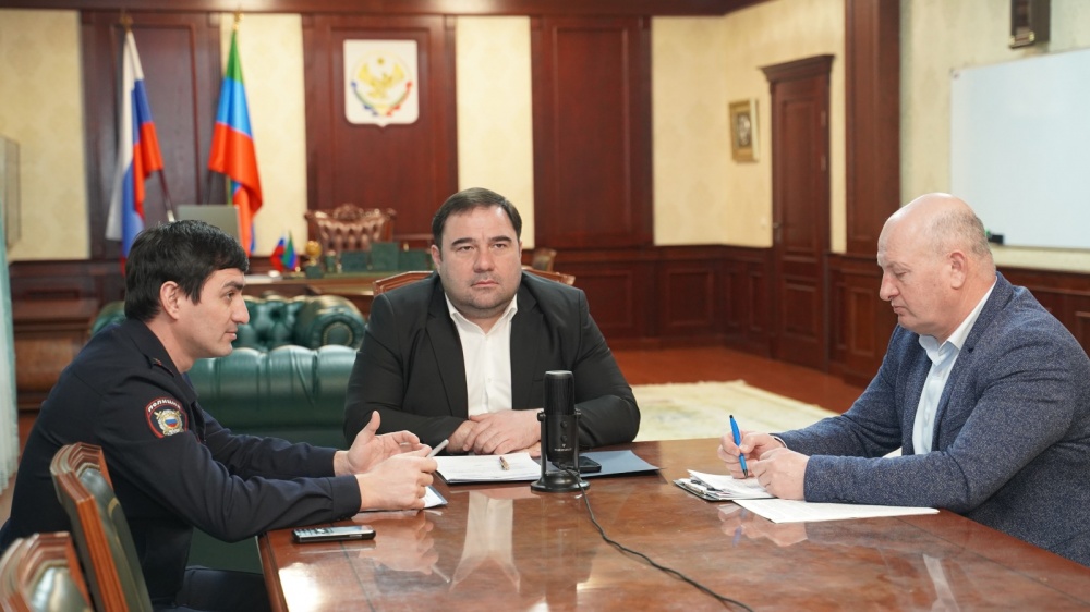 Глава   Хасавюртовского района принял участие в работе заседания Координационного совещания  по обеспечению правопорядка в РД в режиме видеоконференцсвязи под руководством Сергея Меликова