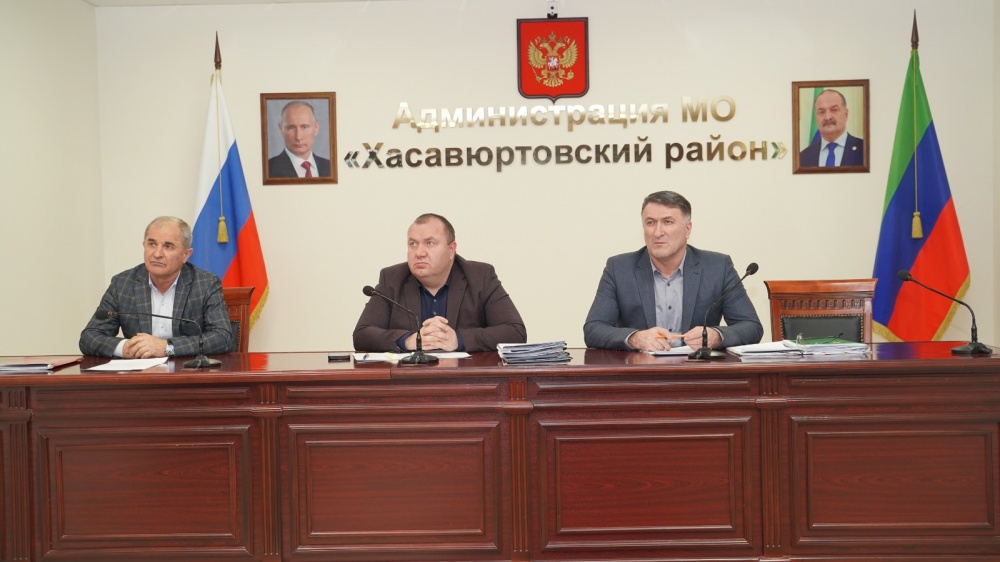 Администрация Хасавюртовского района приняла участие в работе Правительственного совещания в режиме видеоконференцсвязи под руководством Абдулмуслима Абдулмуслимова