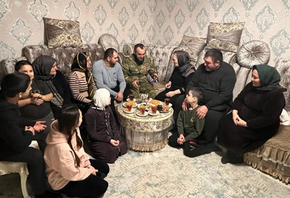 Работники ЦБС Хасавюртовского района посетили  участников СВО