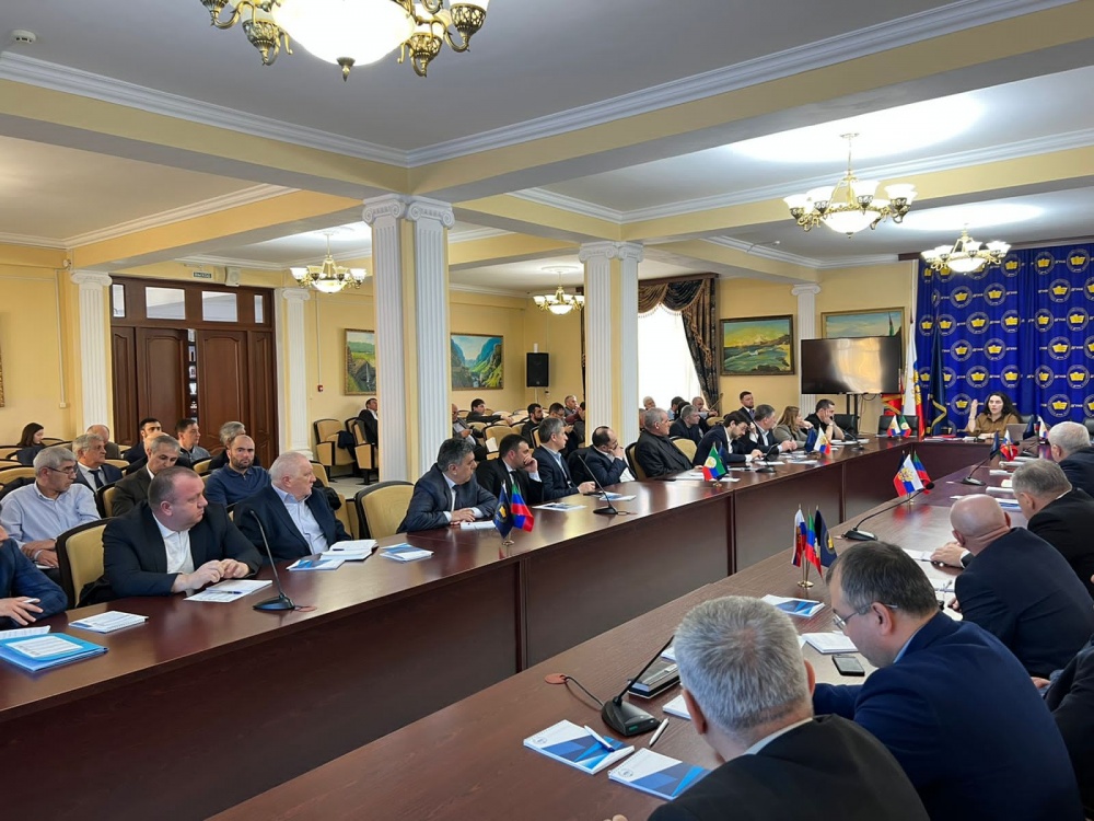 Администрация Хасавюртовского района приняла  на курсах  по повышению квалификации «Вопросы функционирования контрактной системы в сфере закупок  для обеспечения государственных и муниципальных нужд»