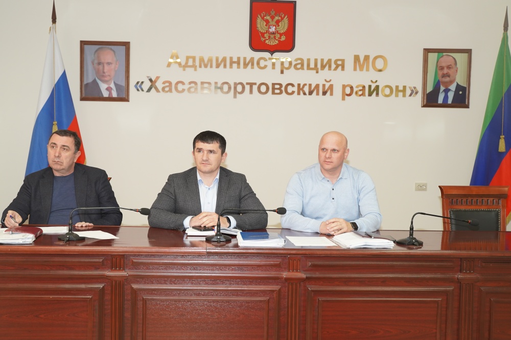 Администрация Хасавюртовского района приняла участие в работе совещания Министерства строительства, архитектуры и ЖКХ РД в режиме видеоконференцсвязи