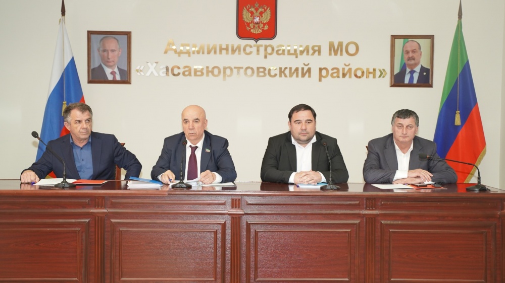 Депутаты Хасавюртовского района заслушали отчет Главы муниципального  района  о  результатах  деятельности  за 2022г.