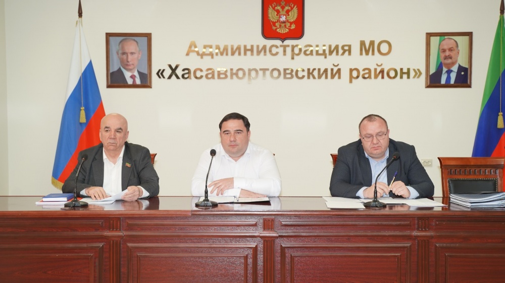 Глава Хасавюртовского района провел очередное пленарное совещание  по актуальным вопросам деятельности муниципалитета