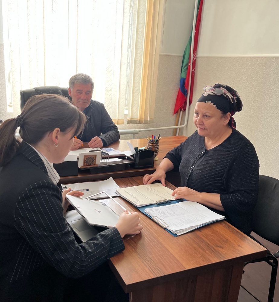 Межведомственная рабочая Комиссия администрации Хасавюртовского района продолжает выездные встречи в поселениях по укреплению налоговой дисциплины