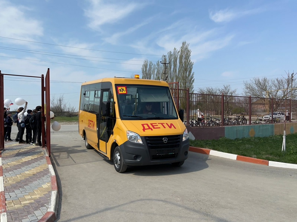 Школы  Хасавюртовского района получили 2 новых автобуса