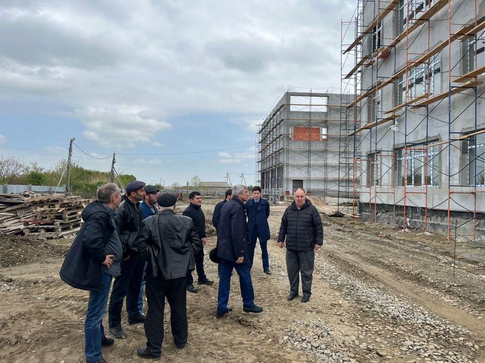 Власти и депутаты НС РД от Хасавюртовского района проинспектировали   ход строительства новой школы селения Солнечное