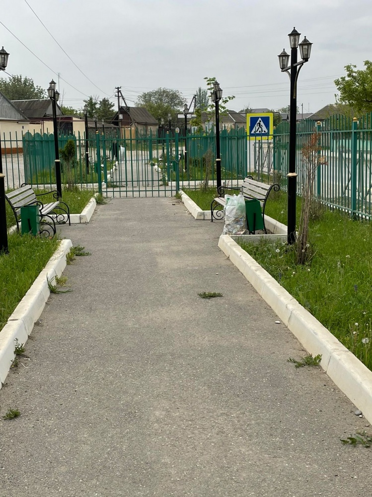 Работники МКУ УЖК Хасавюртовского района приняли активное участие в общереспубликанском субботнике где провели  благоустройство объектов « Формирование комфортной городской среды»