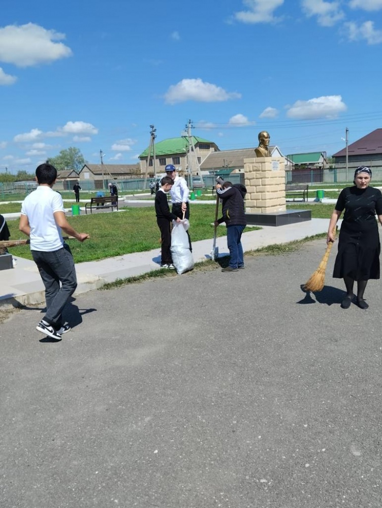 В поселениях Хасавюртовского района прошли  субботники  в рамках реализации федеральной  программы «Формирование комфортной городской среды».