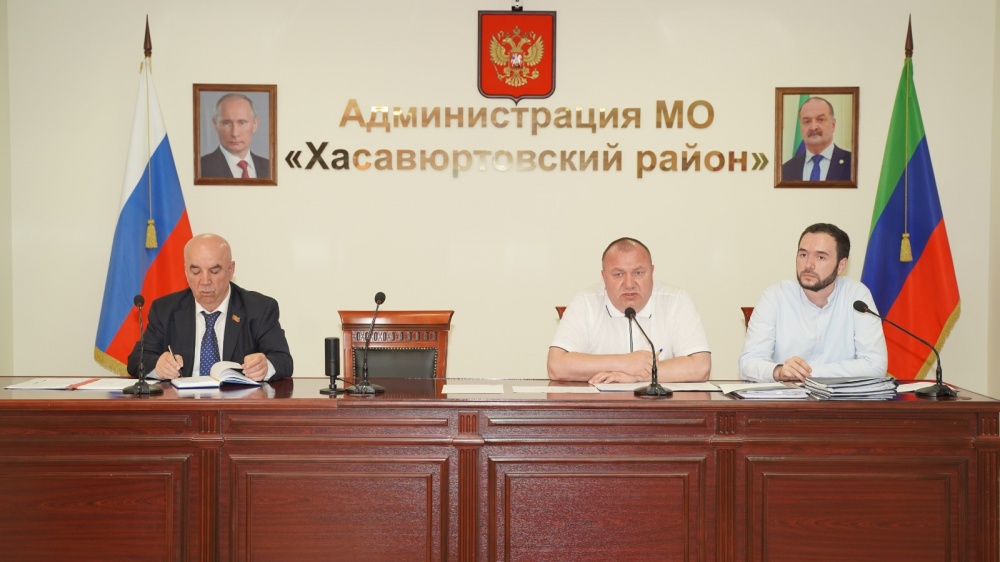 В администрации  Хасавюртовского района прошло  очередное пленарное совещание  по актуальным вопросам деятельности муниципалитета