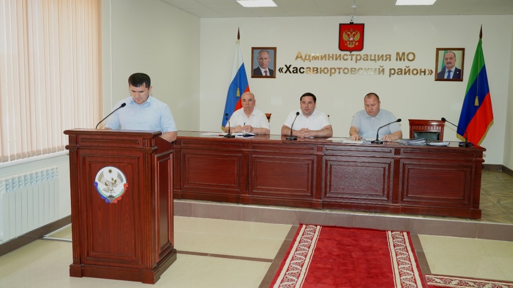 Глава Хасавюртовского района провел очередное пленарное  совещание по актуальным вопросам деятельности муниципалитета