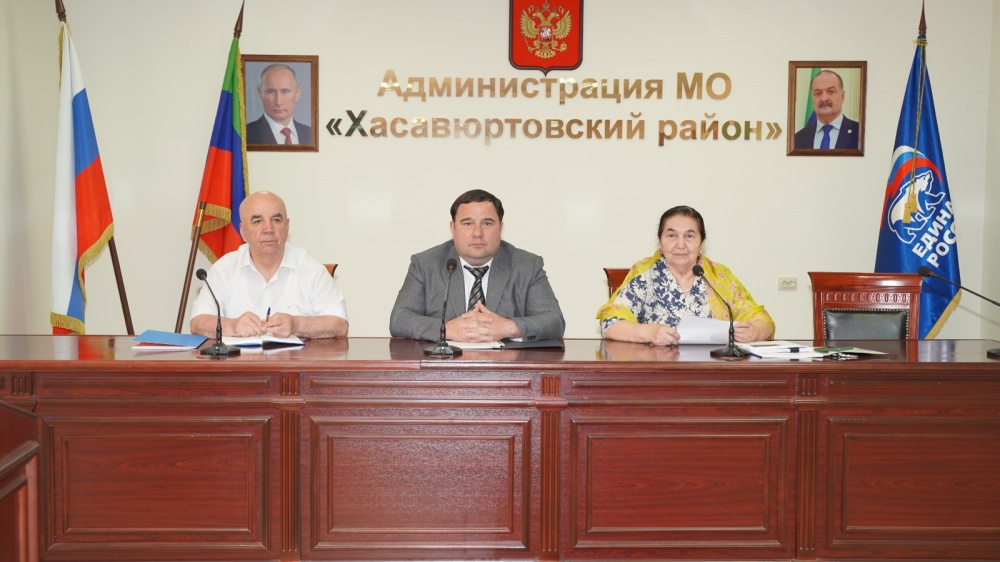 В Хасавюртовском районном местном отделении ВПП «ЕДИНАЯ РОССИЯ»,  состоялся установочный семинар сельскими первичными отделениями, в рамках проекта «ЕДИНЫЙ СЕТЕВОЙ СТАНДАРТ»