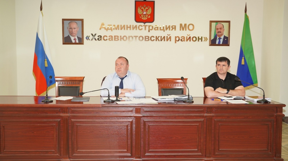 Администрация   Хасавюртовского района приняла участие в работе заседания Комиссии по увеличению доходной части консолидированного бюджета РД в режиме ВКС  под руководством Сергея Меликова