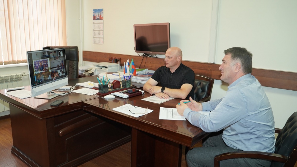 Администрация Хасавюртовского района приняла участие в работе совещания в режиме видеоконференцсвязи Государственной жилищной инспекции РД