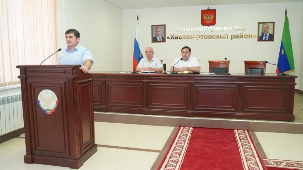 Глава  Хасавюртовского района провел  пленарное совещание по вопросам налогооблажения и хода весеннего призыва