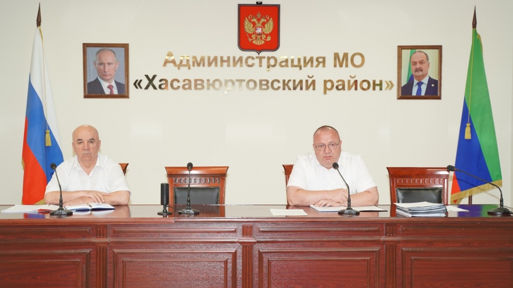 В администрации  Хасавюртовского района прошло  совещание по актуальным вопросам жизнедеятельности МР  и хода  весеннего призыва