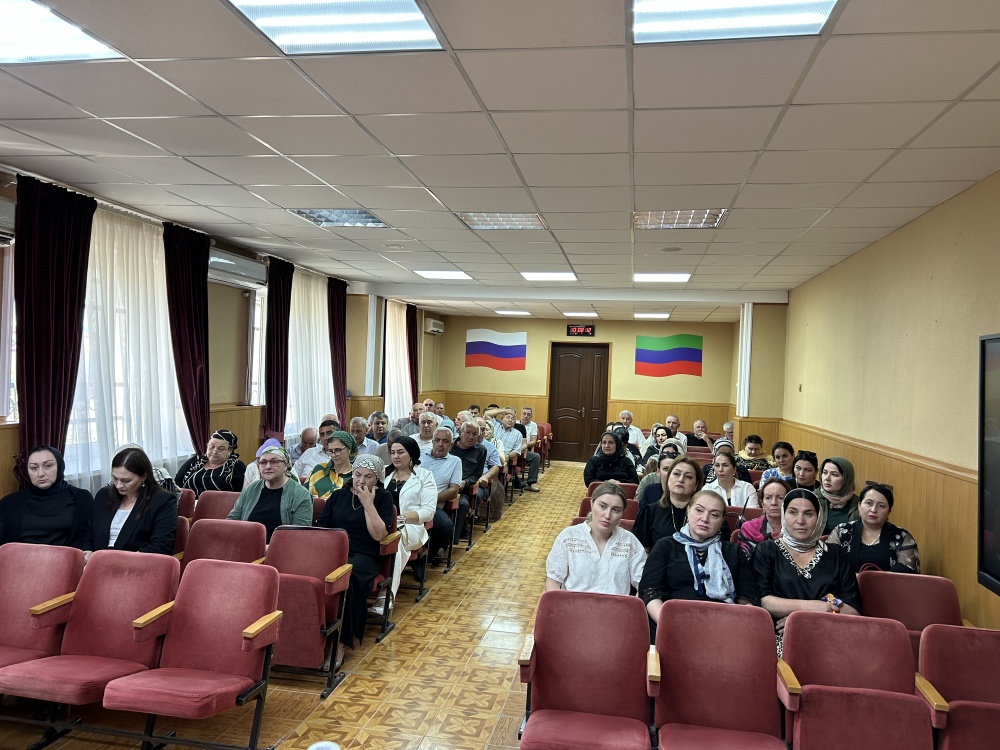 В РУО Хасавюртовского района прошло  рабочее  совещание с руководителями образовательных организаций