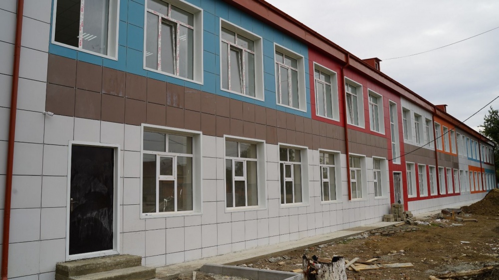 Глава Хасавюртовского района проинспектировал  ход капремонта объектов образования и здравоохранения муниципалитета