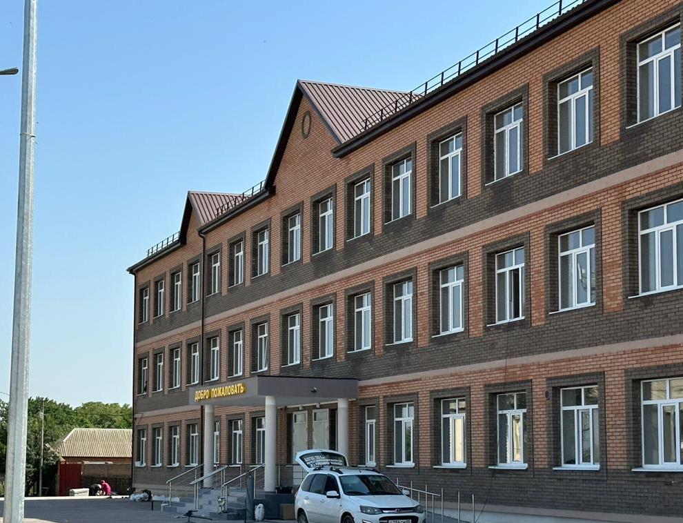 Власти  Хасавюртовского района проинспектировали  ход строительства новых школ в поселениях муниципалитета