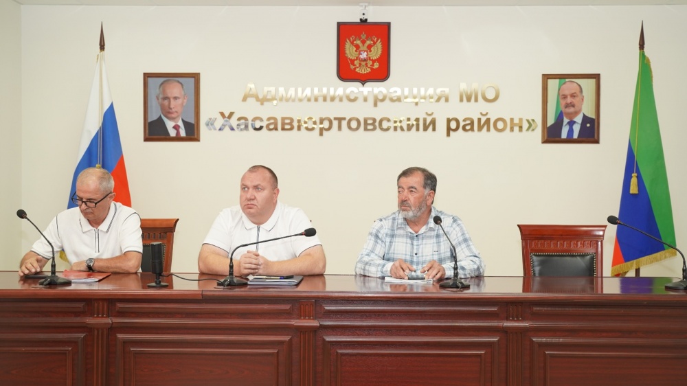 Администрация Хасавюртовского района приняла участие в работе Правительственного совещания  в режиме ВКС