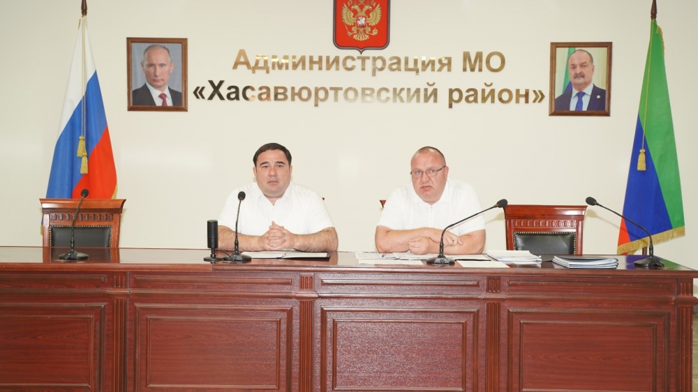 Глава Хасавюртовского района провел очередное  пленарное  совещание по актуальным вопросам деятельности муниципалитета