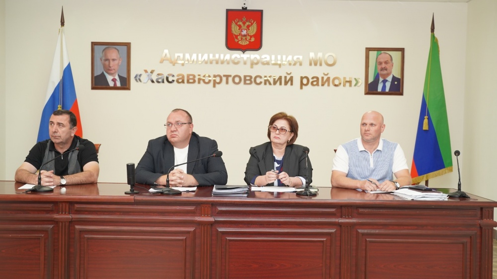 Администрация Хасавюртовского района приняла участие в работе  совещания Министерства строительства, архитектуры и ЖКХ РД в режиме видеоконференцсвязи