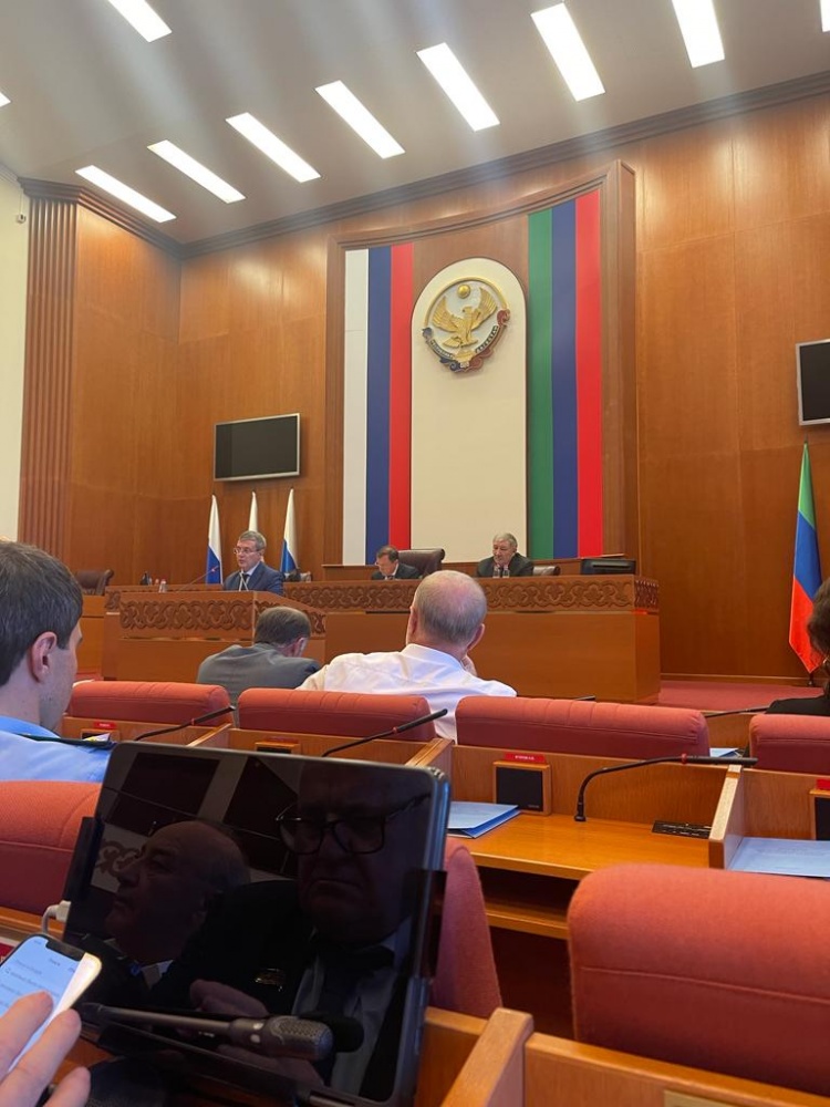 Председатель районного Собрания депутатов Хасавюртовского района принял участие в работе « Круглого стола»  «Обеспечение бесперебойного и качественного электроснабжения в РД»