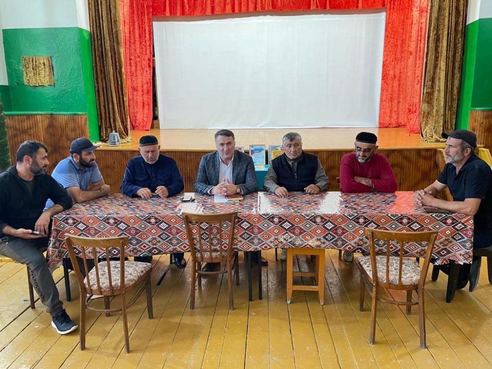 Власти Хасавюртовского района продолжают  комплексные мероприятия по организации призыва и контрактной службы