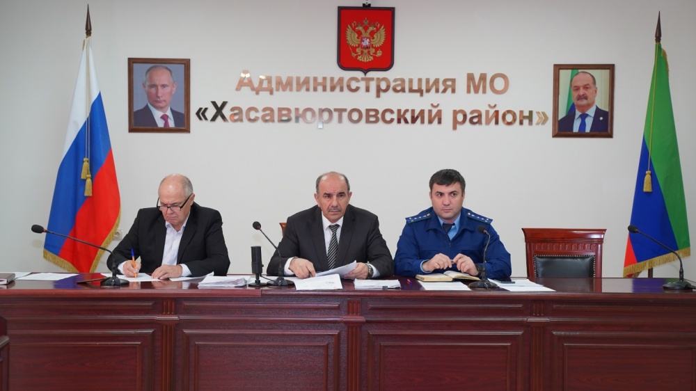Очередное заседание комиссии по делам несовершеннолетних и защите их прав прошло  в Администрации МО «Хасавюртовский район»